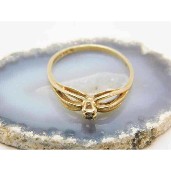 Romantic 10K Yellow Gold Diamond Ring 1.6g
Promise Ring, Sweet 16 ring - Picture 6 of 6